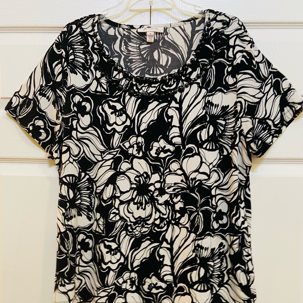XL BEADED NECKLINE FLORAL TOP-CUTE FROM MACYS - Picture 1 of 6